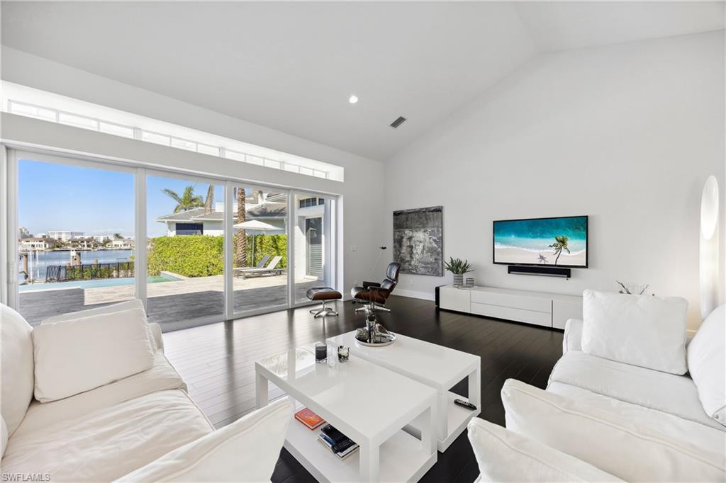299 Mermaids Bight Property Photo 8