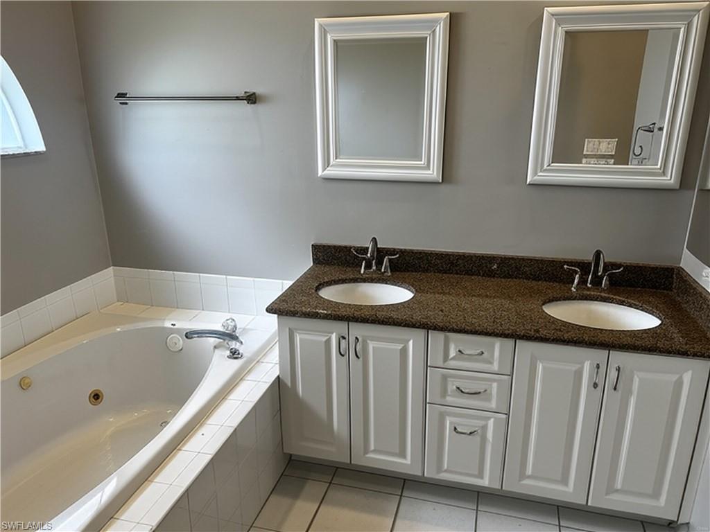 18072 Horseshoe Bay Cir Property Photo 8