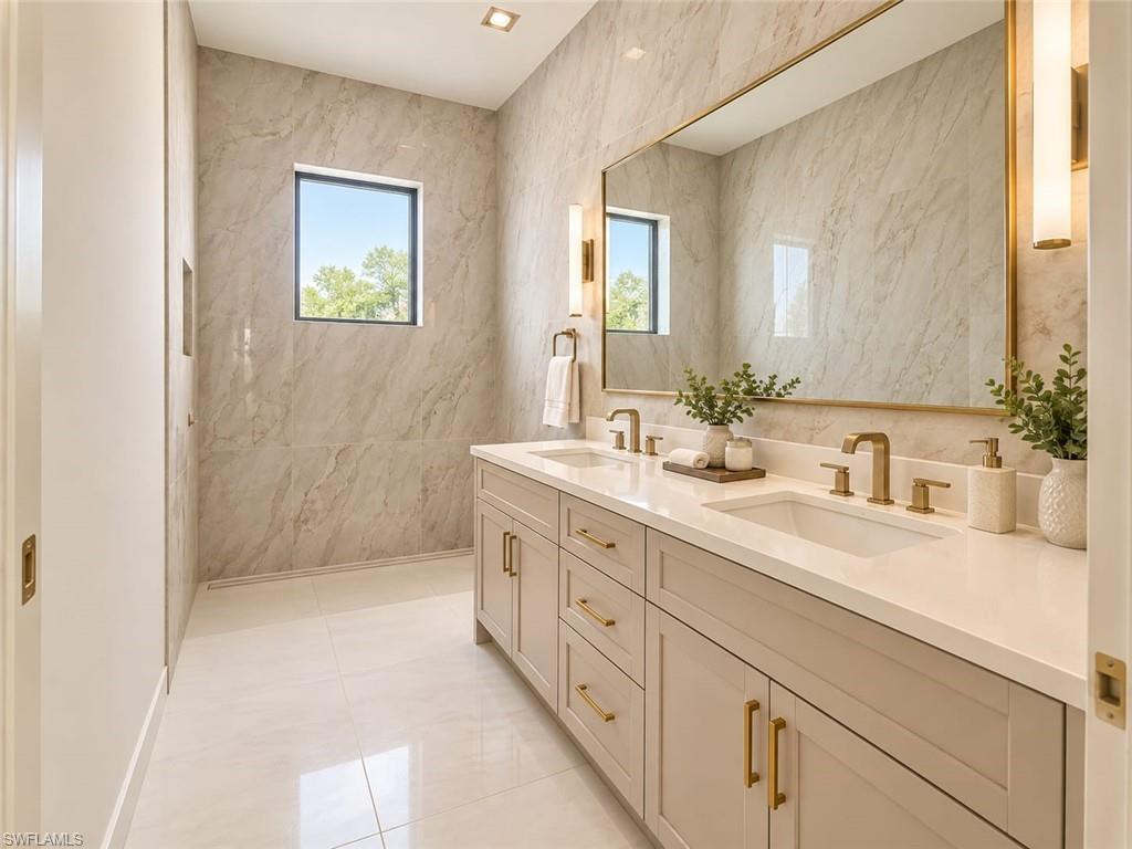 2439 Golden Gate Blvd W Property Photo 11