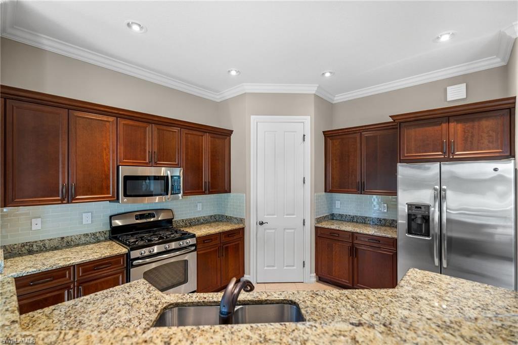 6324 Serano Way Property Photo 8