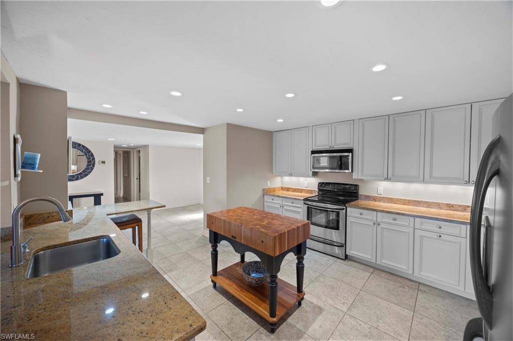 15 Bluebill Ave 103s Property Photo 6