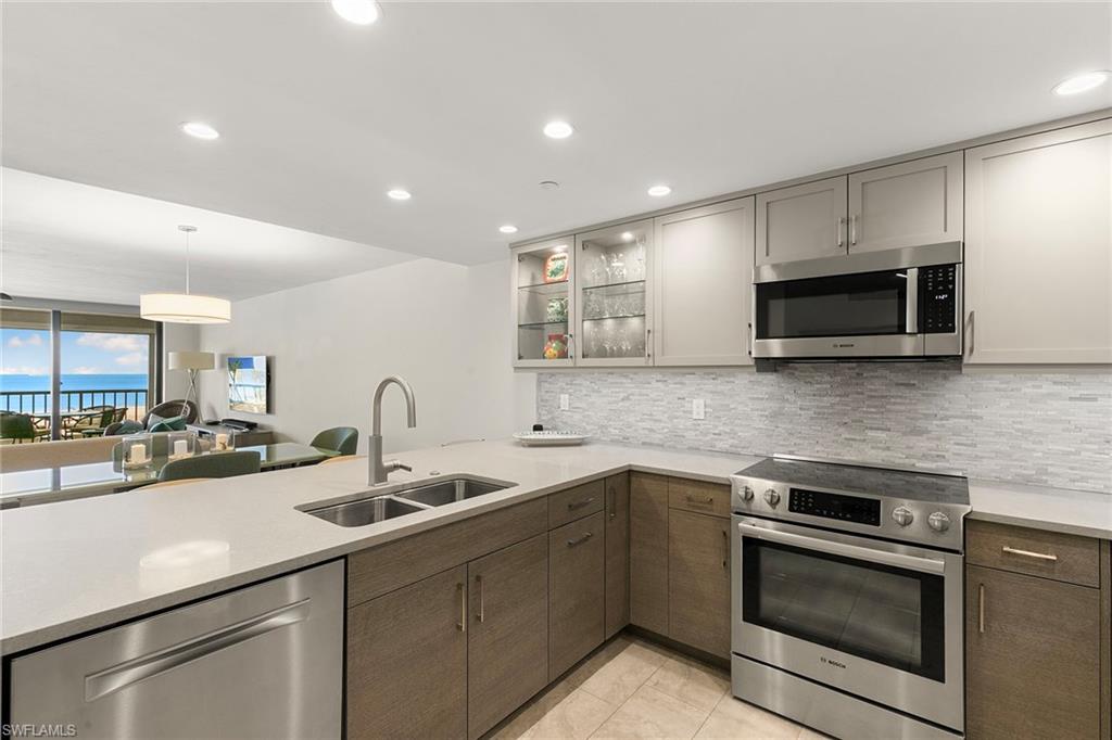 100 Collier Blvd 605 Property Photo 12