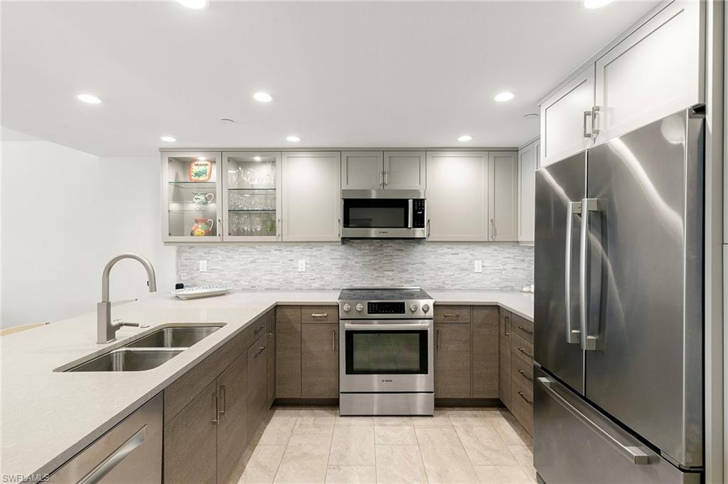 100 Collier Blvd 605 Property Photo 13