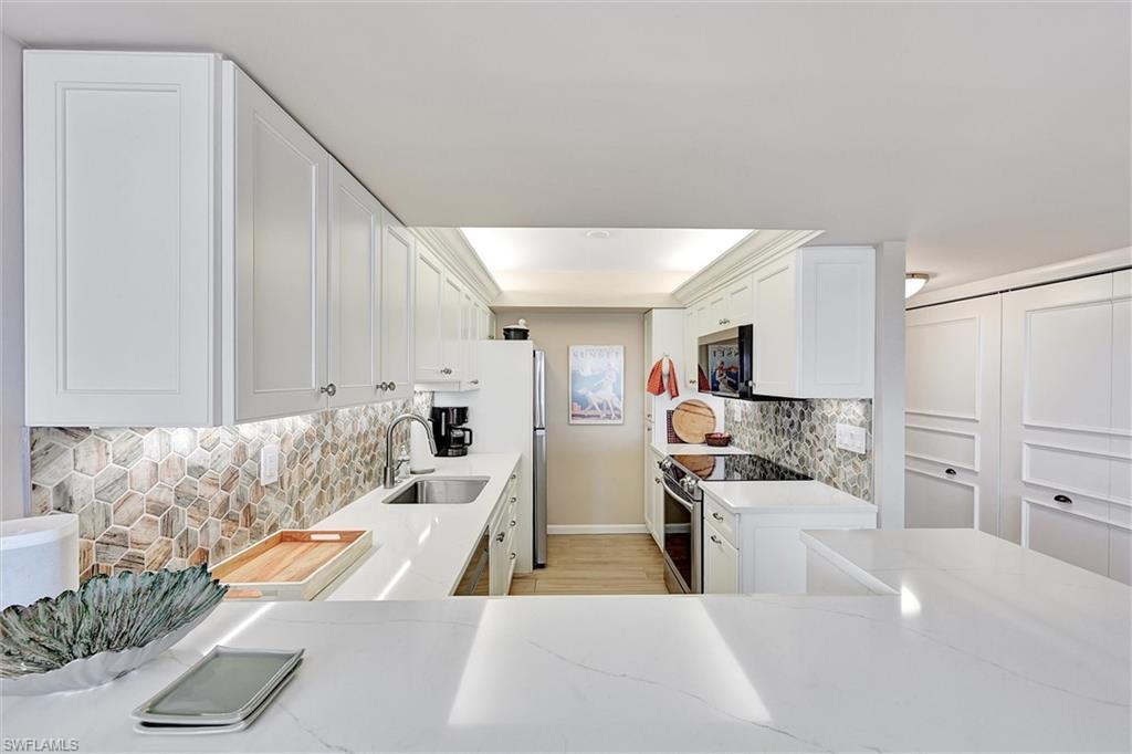 2150 Gulf Shore Blvd N 703 Property Photo 13