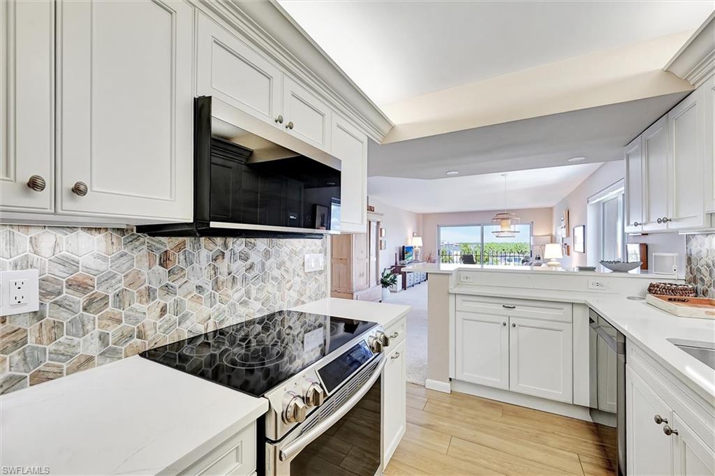 2150 Gulf Shore Blvd N 703 Property Photo 15