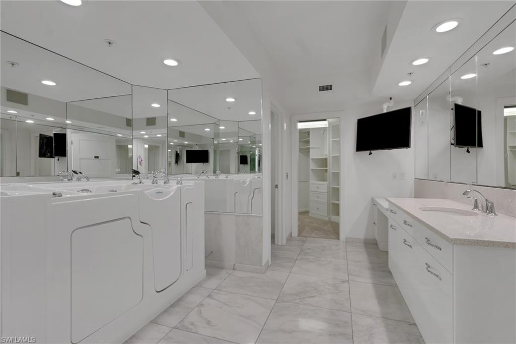 8231 Bay Colony Dr 602 Property Photo 20