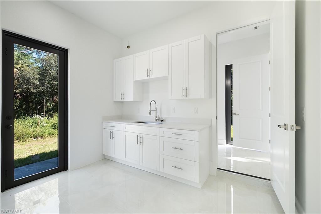 671 Kodak St Property Photo 14