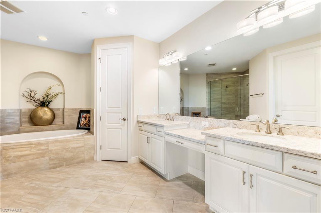 4770 Via Del Corso Ln 201 Property Photo 16
