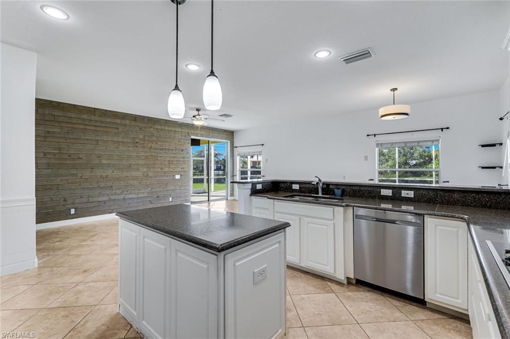 2201 Cape Heather Cir Property Photo 10