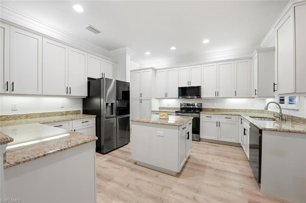 6550 Marbella Dr Property Photo 4