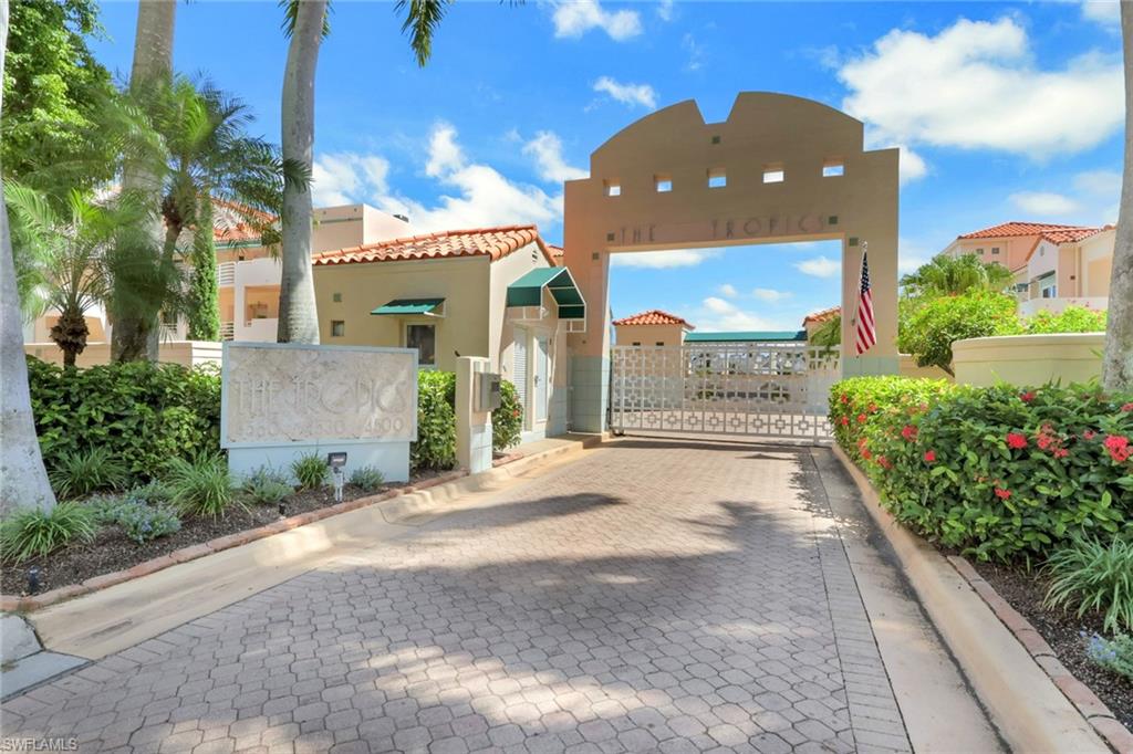 4500 Gulf Shore Blvd N 1-211 Property Photo 5