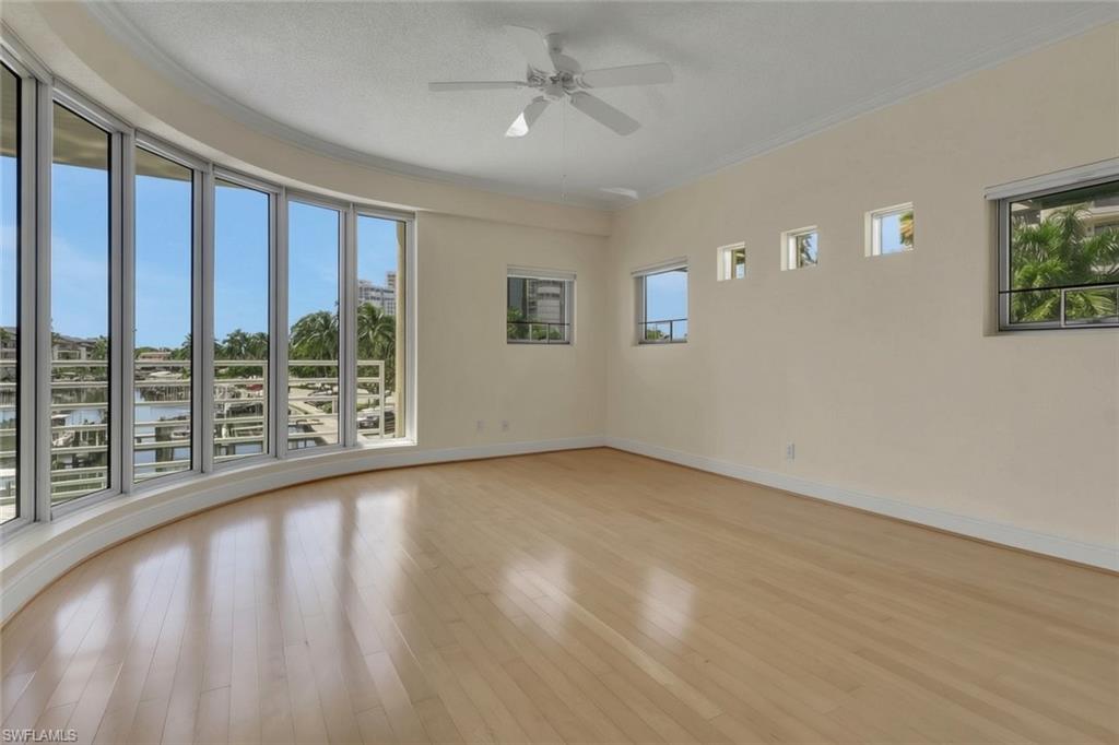4500 Gulf Shore Blvd N 1-211 Property Photo 7