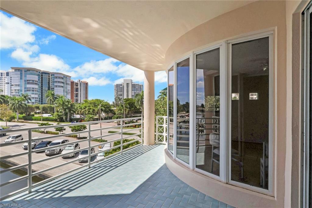 4500 Gulf Shore Blvd N 1-211 Property Photo 11