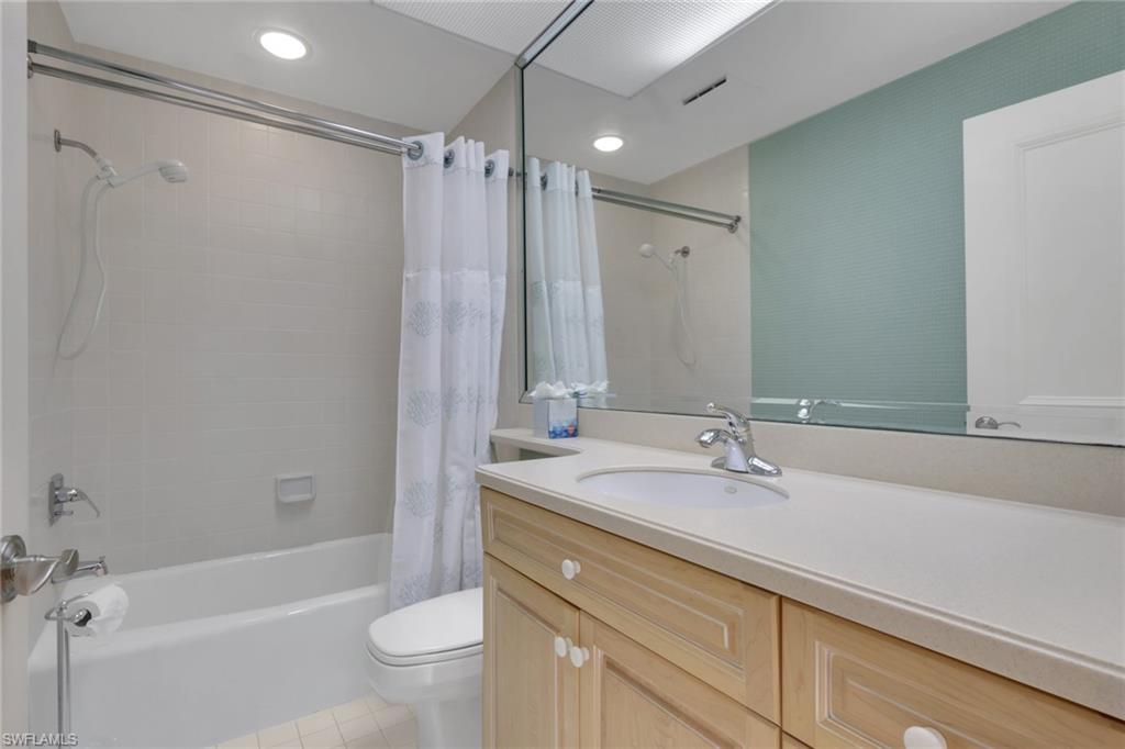 4500 Gulf Shore Blvd N 1-211 Property Photo 25