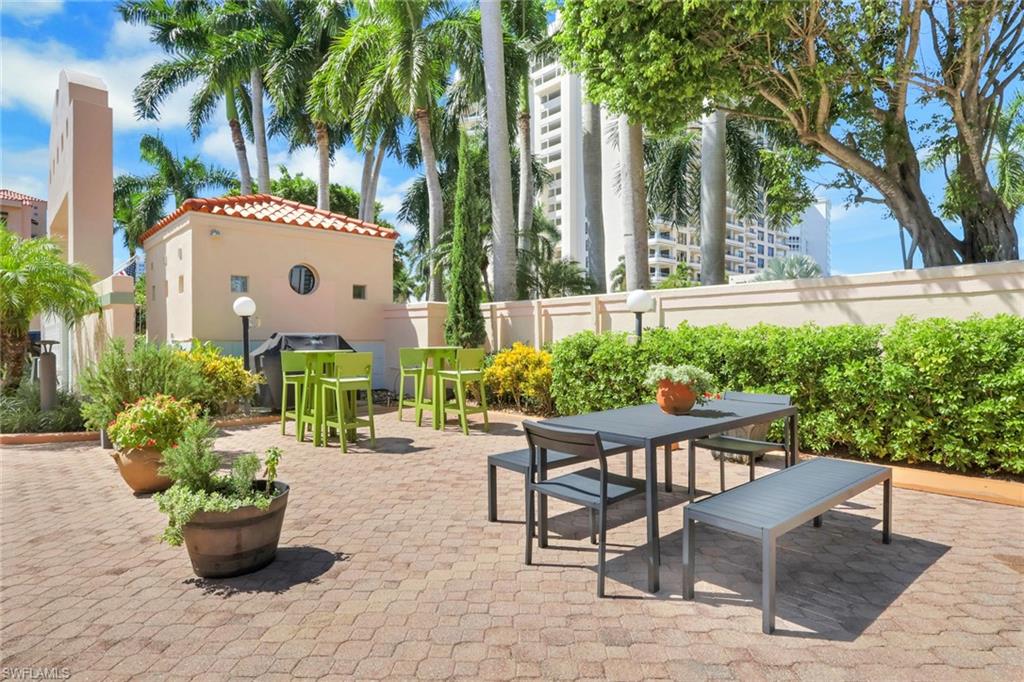 4500 Gulf Shore Blvd N 1-211 Property Photo 32