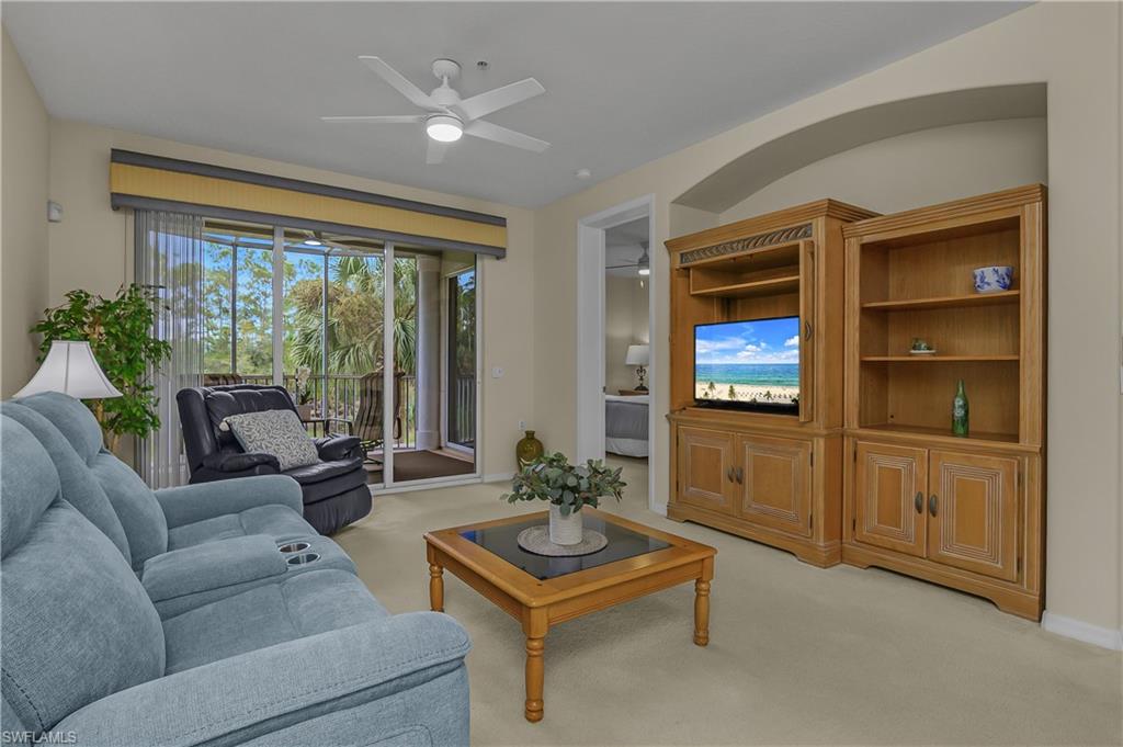 4863 Hampshire Ct 104 Property Photo 8
