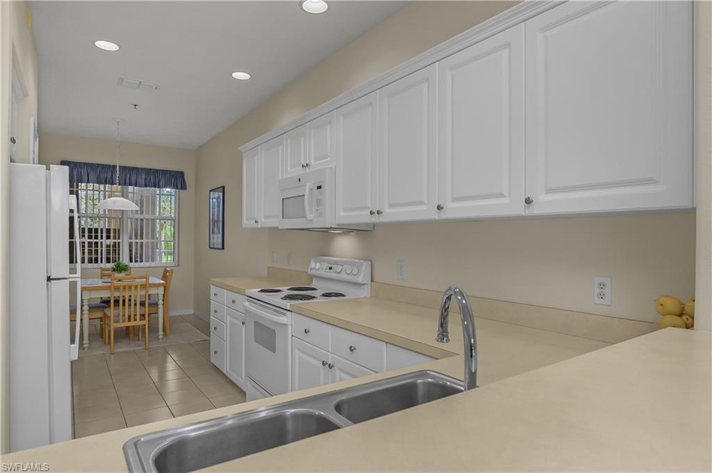 4863 Hampshire Ct 104 Property Photo 13