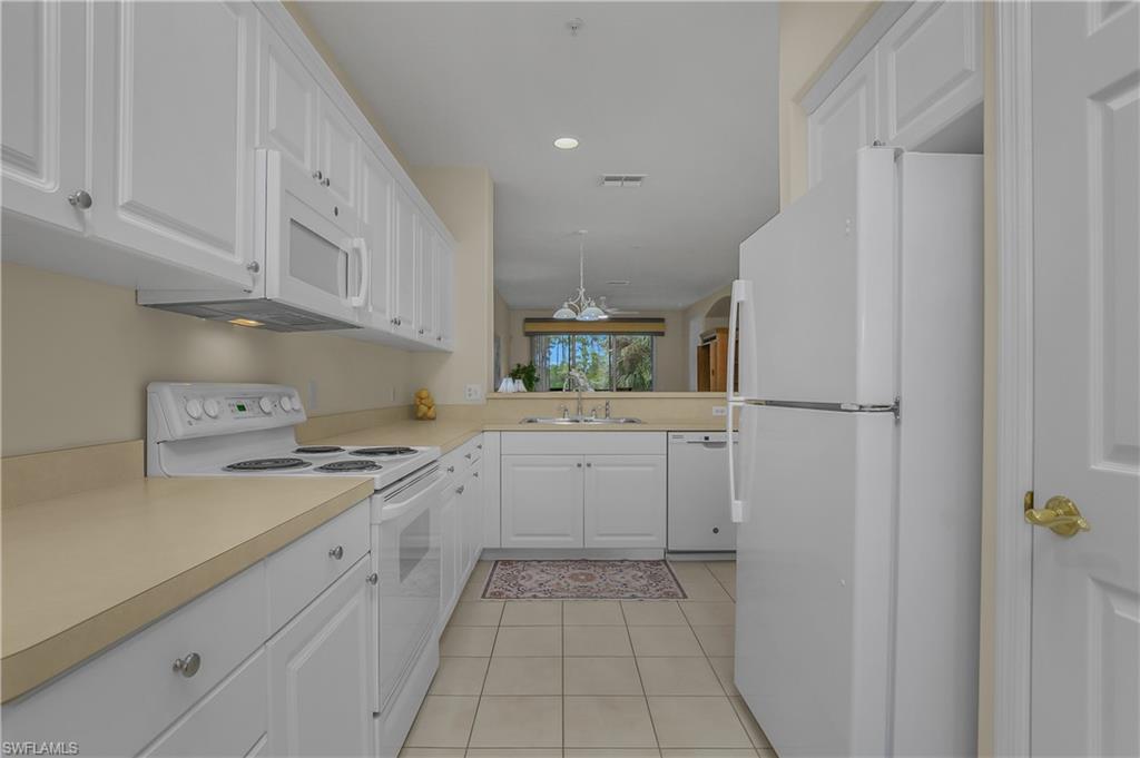 4863 Hampshire Ct 104 Property Photo 15