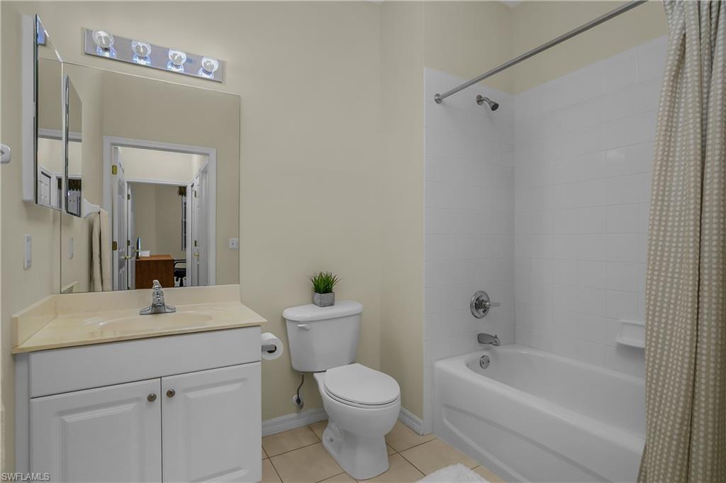 4863 Hampshire Ct 104 Property Photo 24