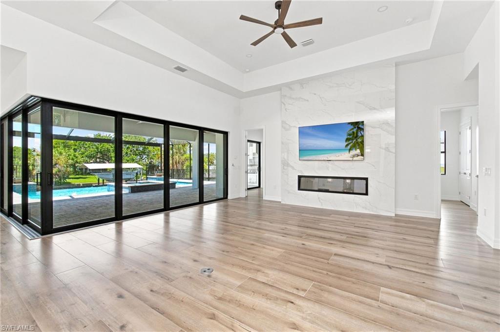 5322 Bayshore Ave Property Photo 3