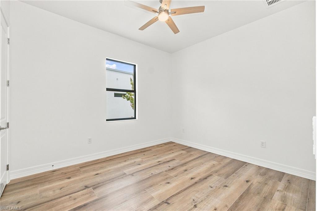 5322 Bayshore Ave Property Photo 24