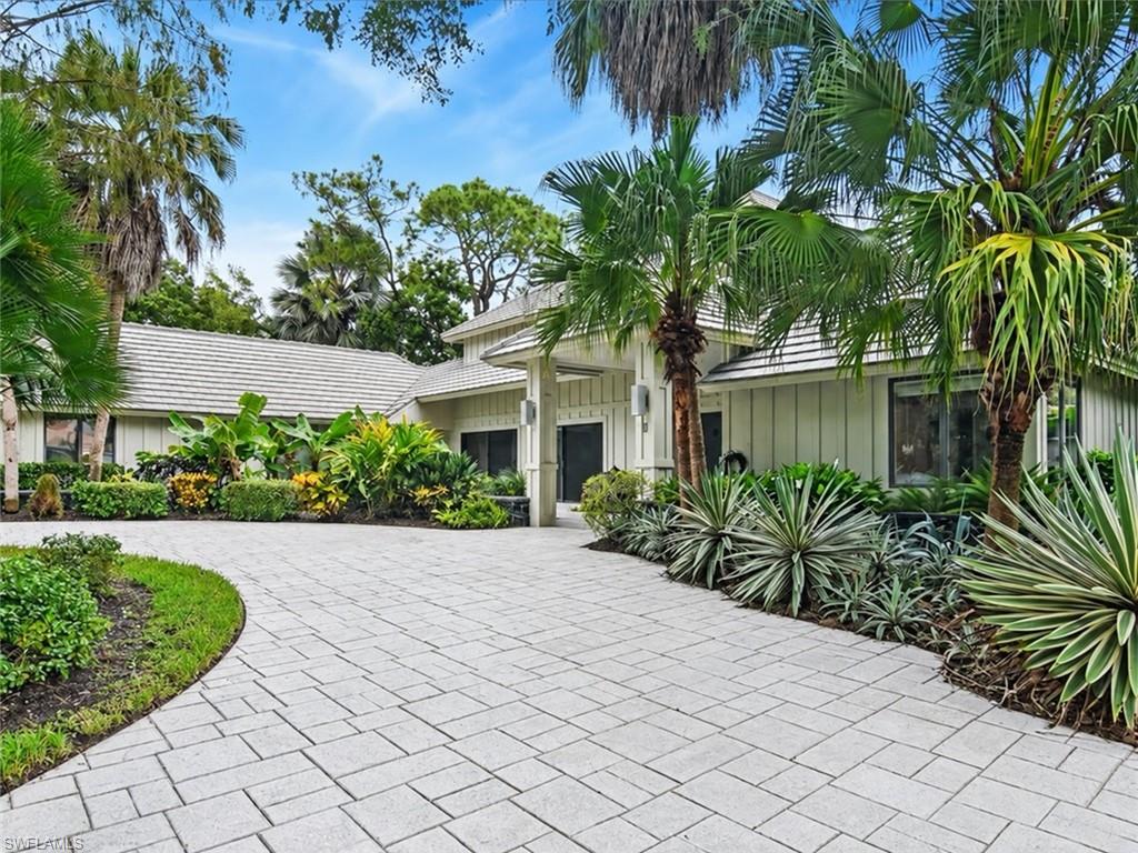 8 Stonehedge Pt Property Photo 2