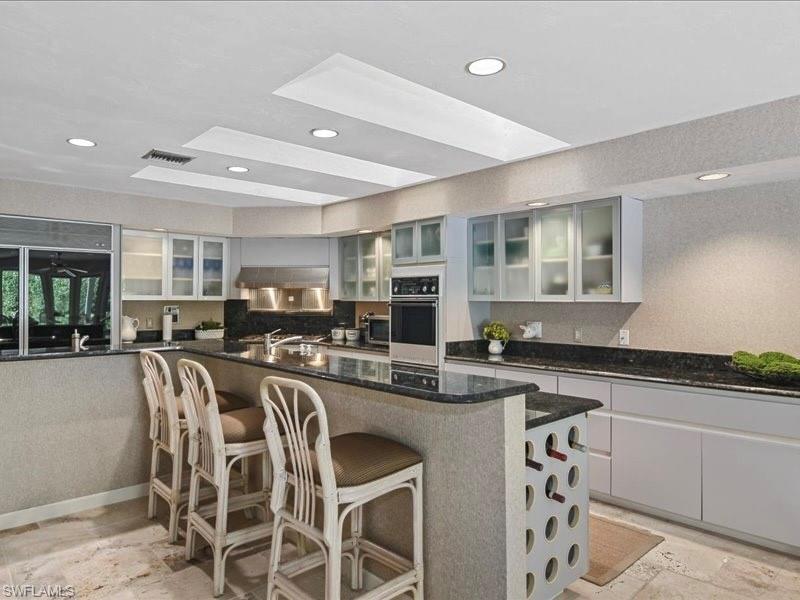 8 Stonehedge Pt Property Photo 8