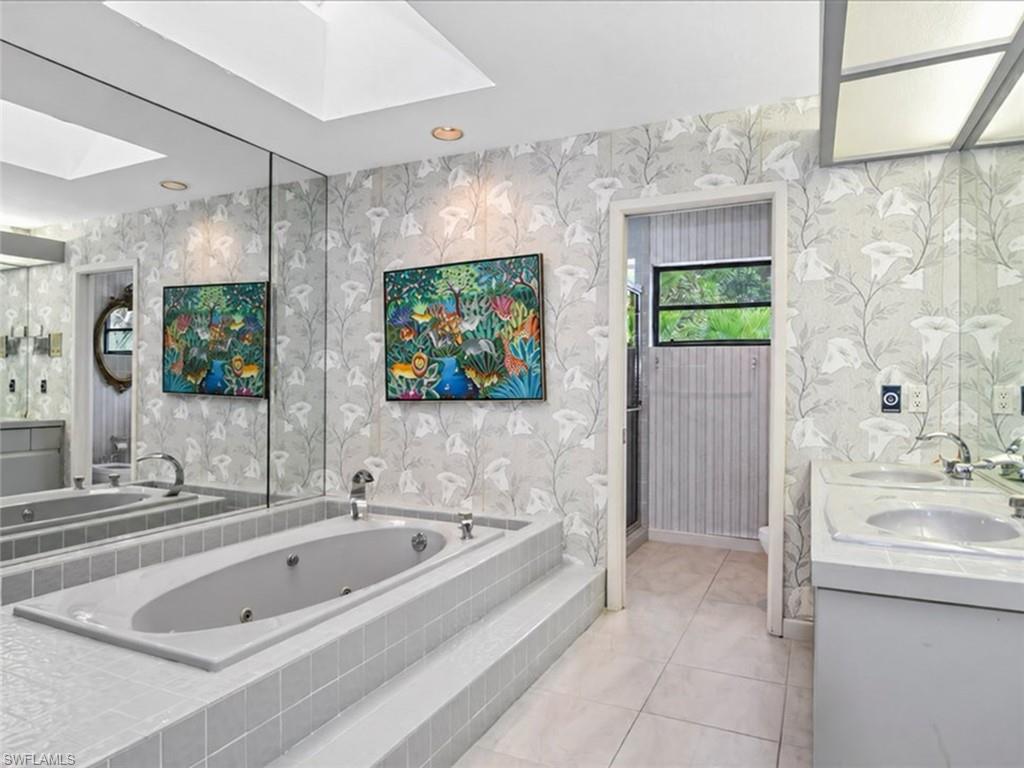 8 Stonehedge Pt Property Photo 20