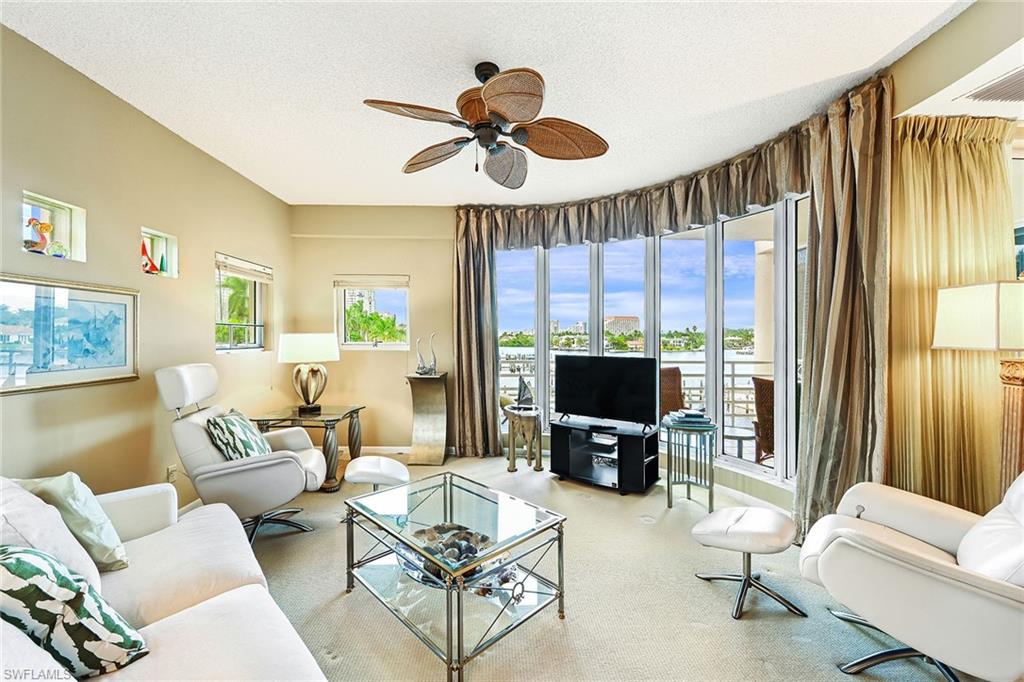 4560 Gulf Shore Blvd N 3-213 Property Photo 3