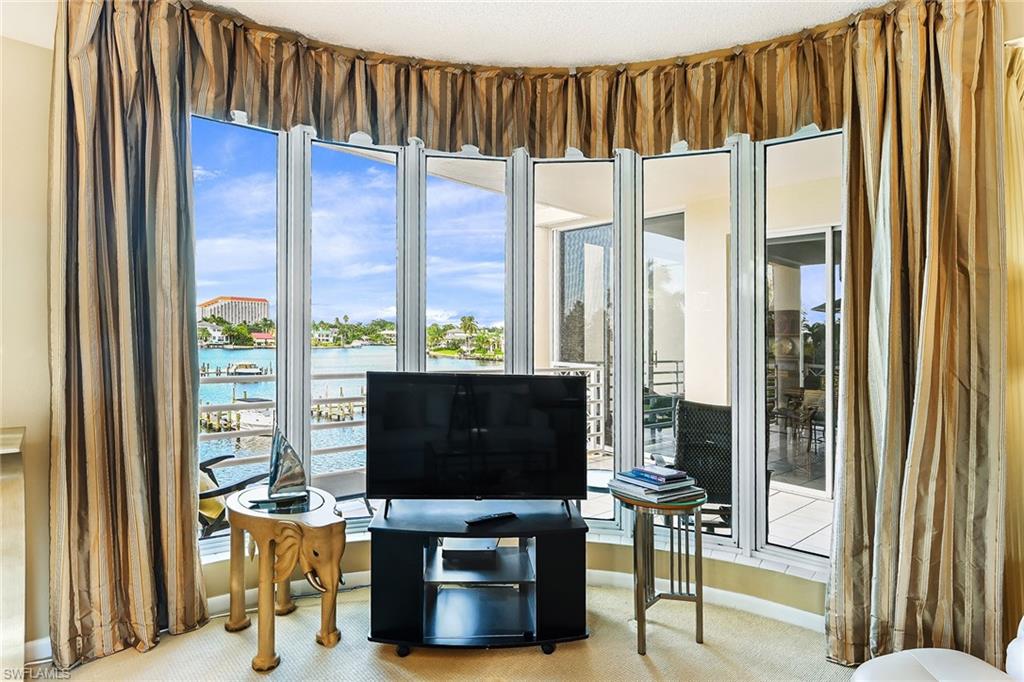 4560 Gulf Shore Blvd N 3-213 Property Photo 7