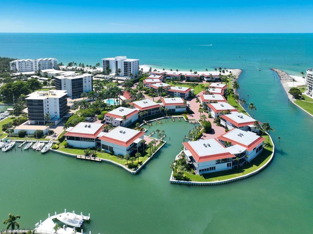 2230 Gulf Shore Blvd N T4 Property Photo 1