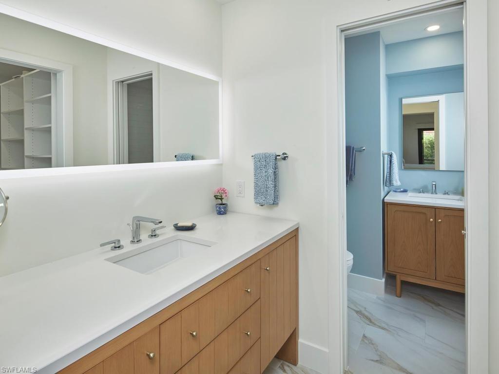 2230 Gulf Shore Blvd N T4 Property Photo 11