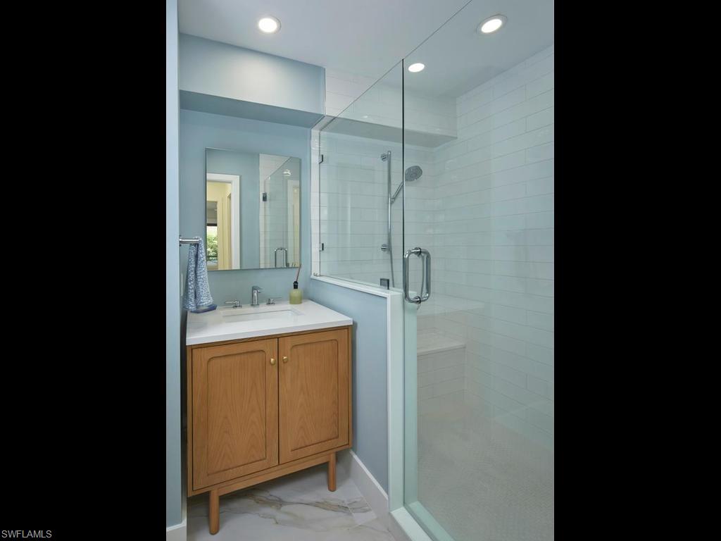 2230 Gulf Shore Blvd N T4 Property Photo 12