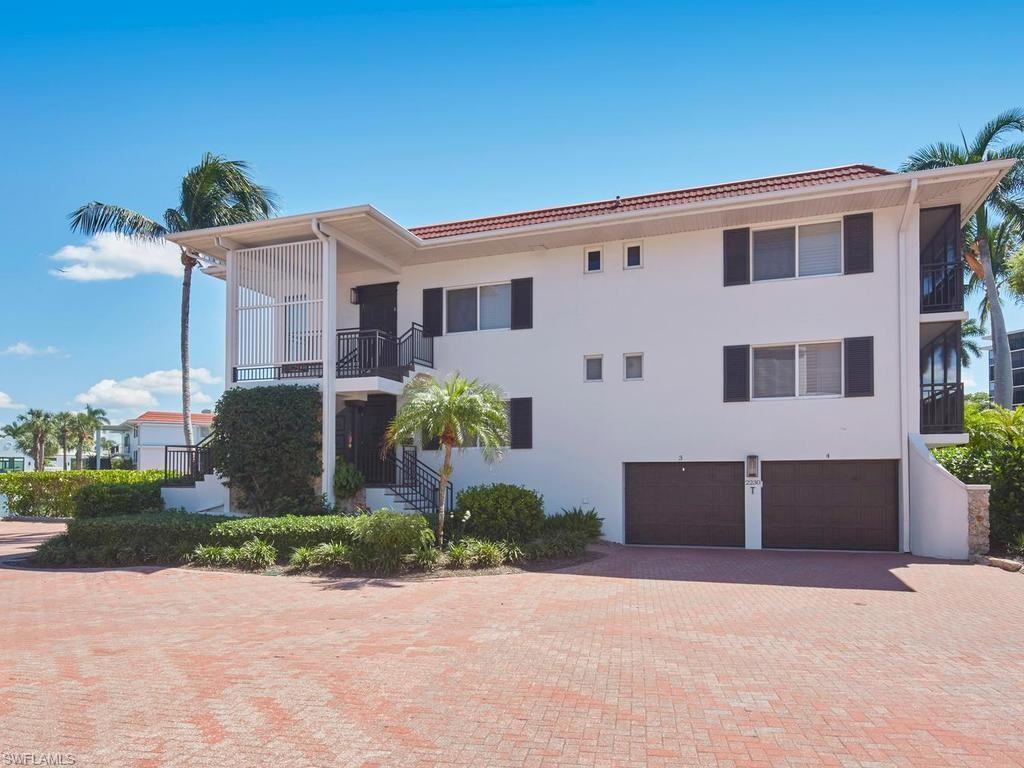 2230 Gulf Shore Blvd N T4 Property Photo 17