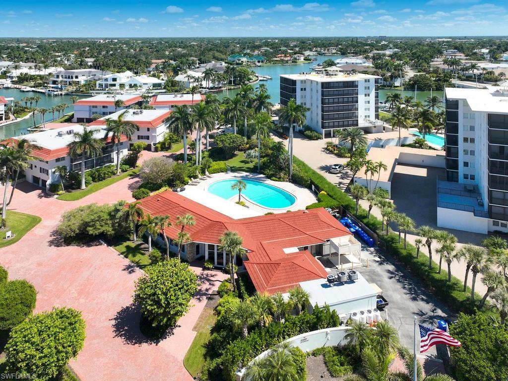 2230 Gulf Shore Blvd N T4 Property Photo 19