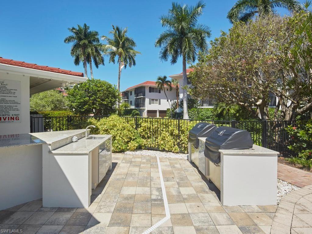 2230 Gulf Shore Blvd N T4 Property Photo 22