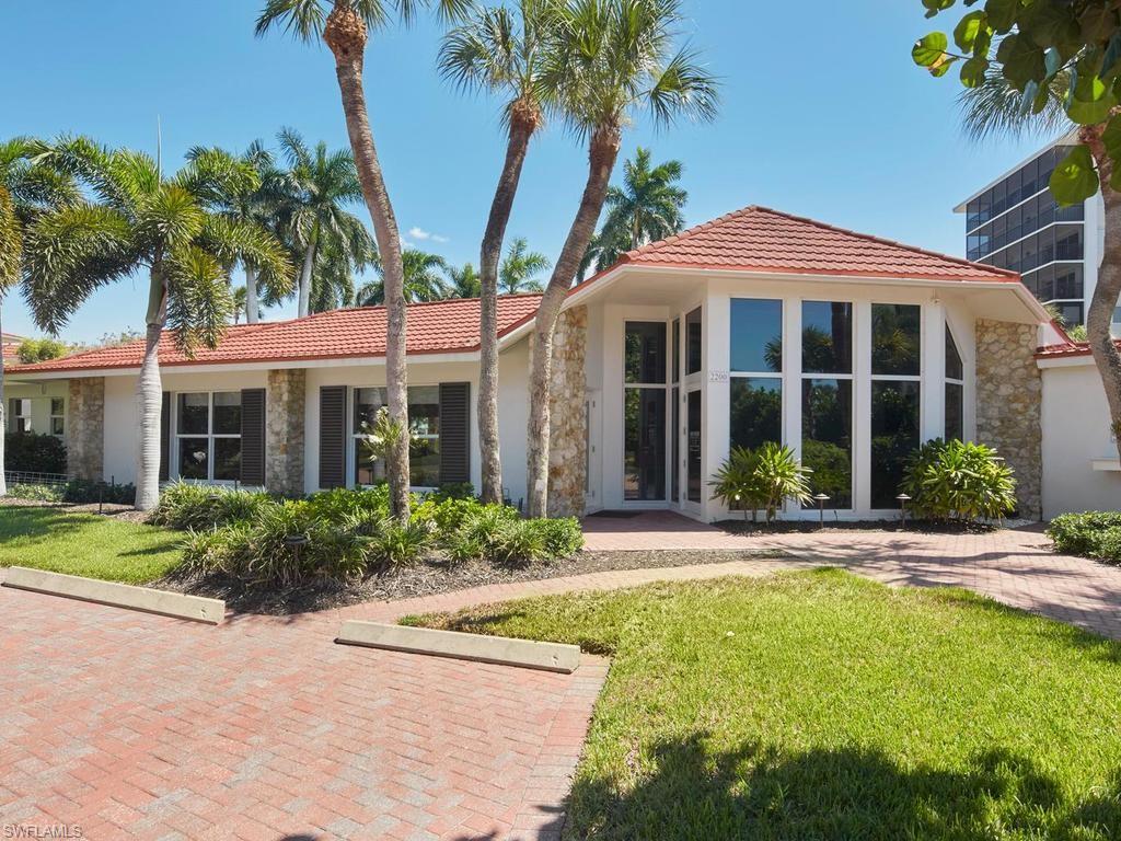 2230 Gulf Shore Blvd N T4 Property Photo 23