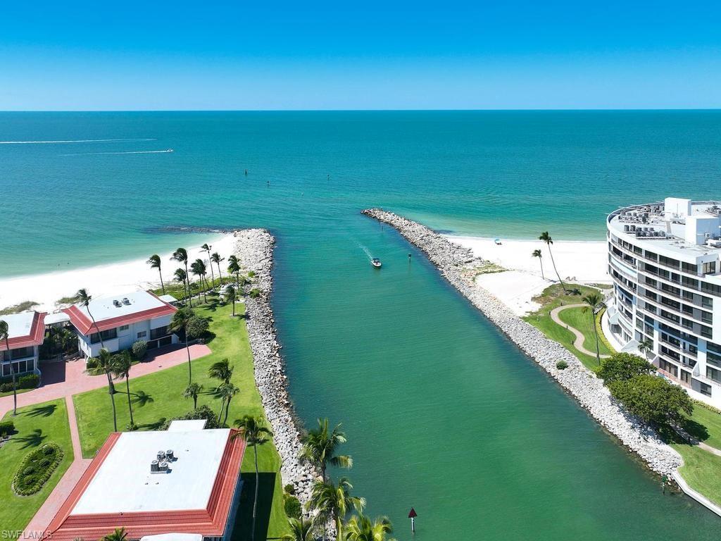 2230 Gulf Shore Blvd N T4 Property Photo 29