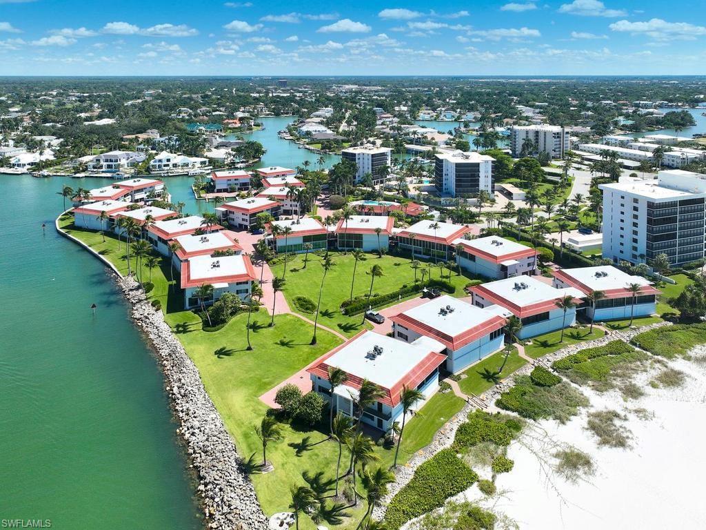 2230 Gulf Shore Blvd N T4 Property Photo 31
