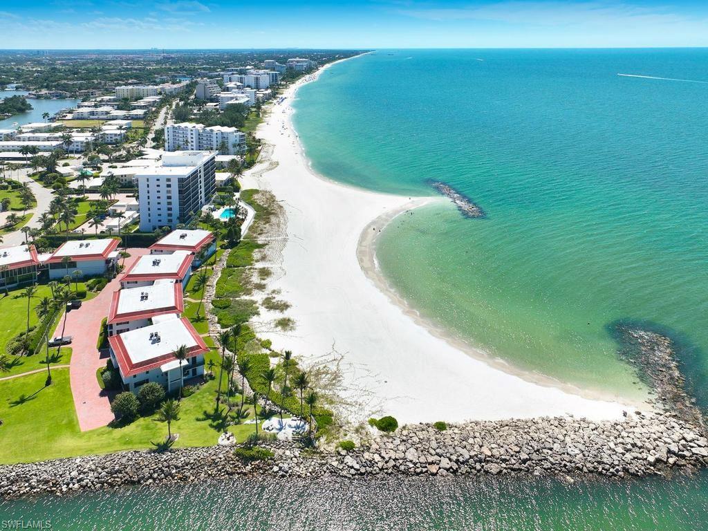 2230 Gulf Shore Blvd N T4 Property Photo 32