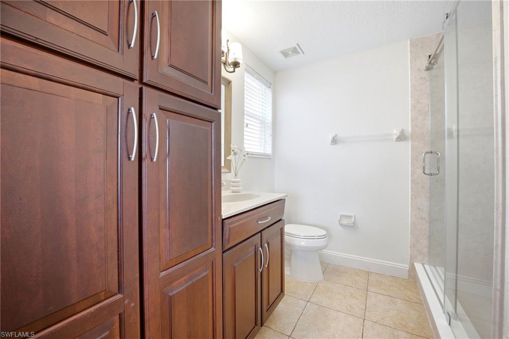 6310 Huntington Lakes Cir 104 Property Photo 13