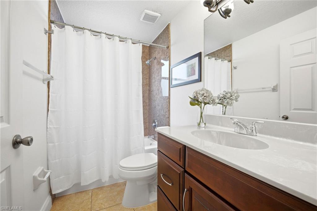 6310 Huntington Lakes Cir 104 Property Photo 17