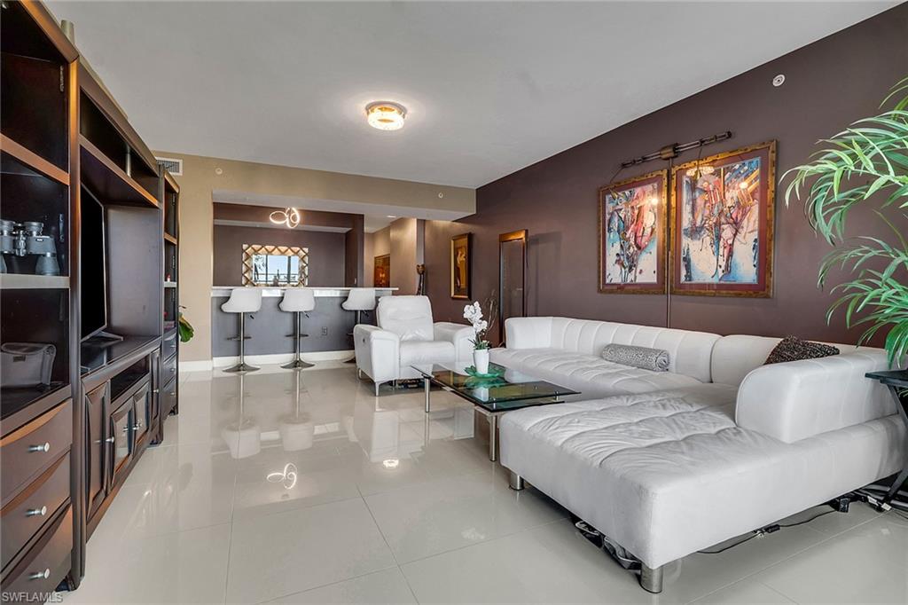 3000 Oasis Grand Blvd 2105 Property Photo 2