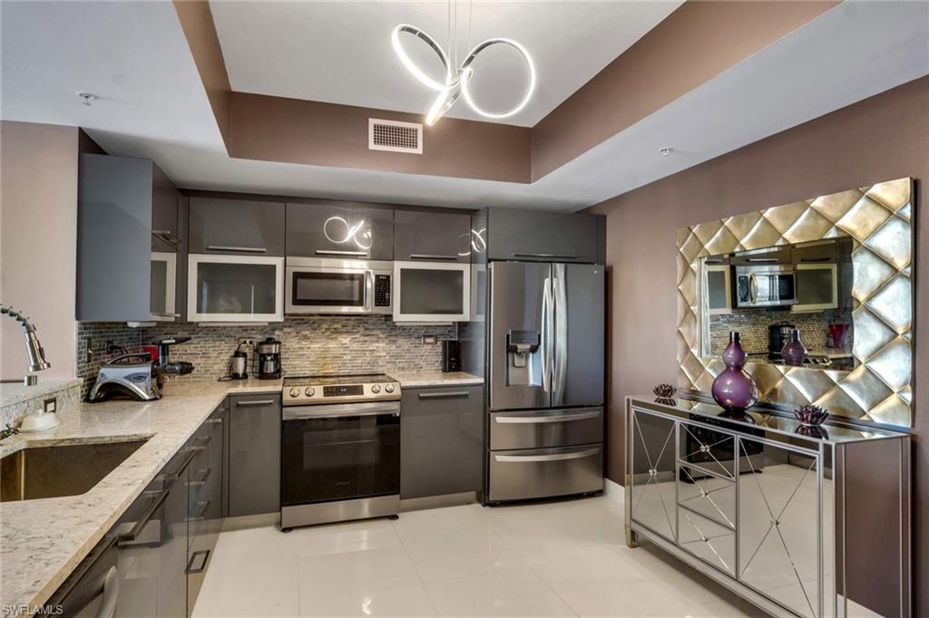 3000 Oasis Grand Blvd 2105 Property Photo 5
