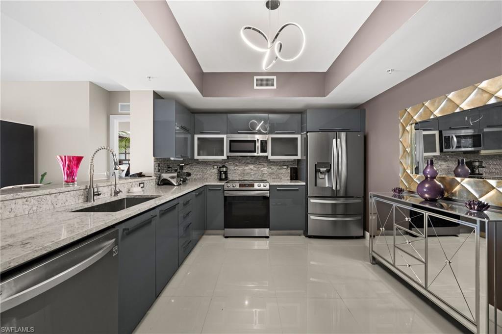 3000 Oasis Grand Blvd 2105 Property Photo 17
