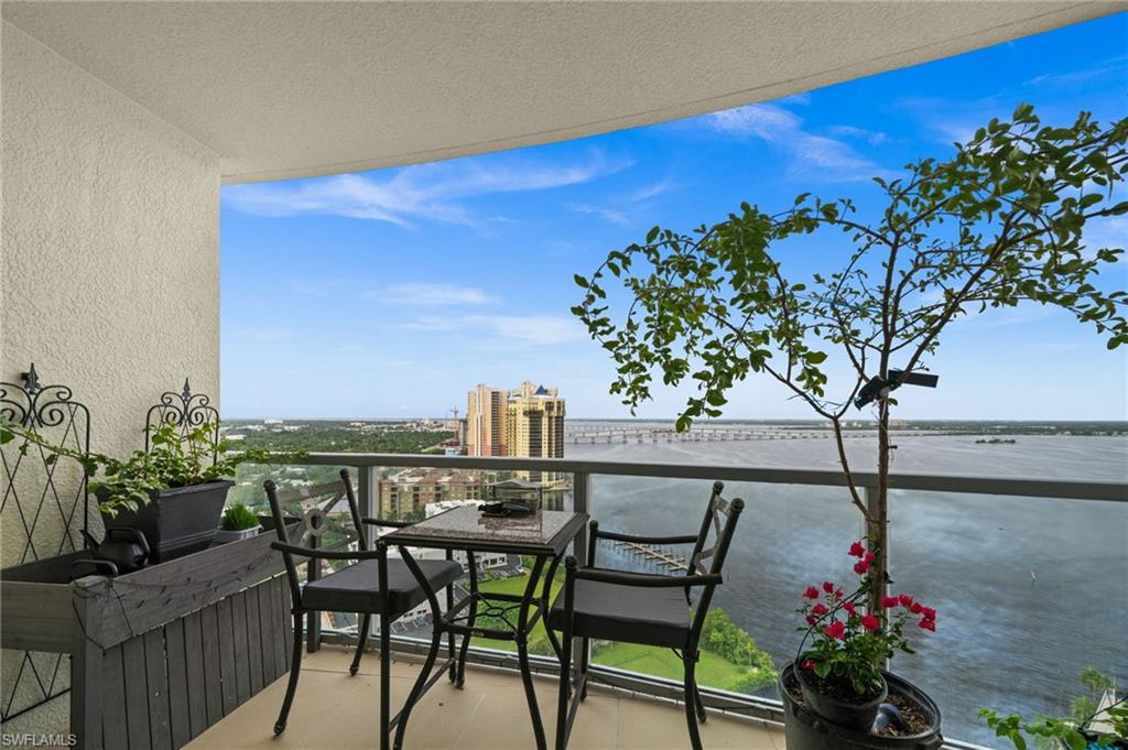 3000 Oasis Grand Blvd 2105 Property Photo 23