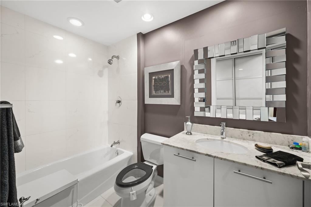 3000 Oasis Grand Blvd 2105 Property Photo 29