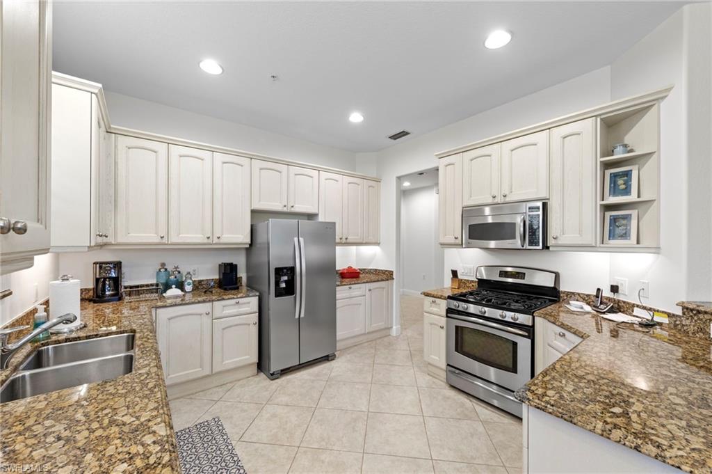 3142 Aviamar Cir 2104 Property Photo 12