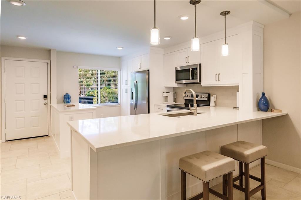 3032 Sandpiper Bay Cir G102 Property Photo 8