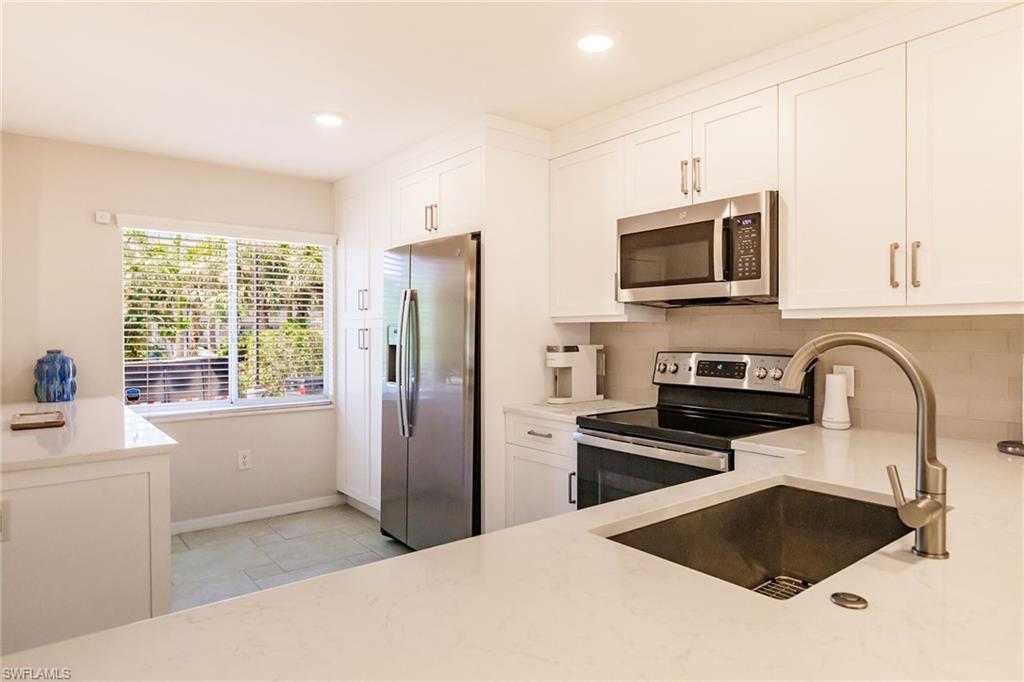 3032 Sandpiper Bay Cir G102 Property Photo 10